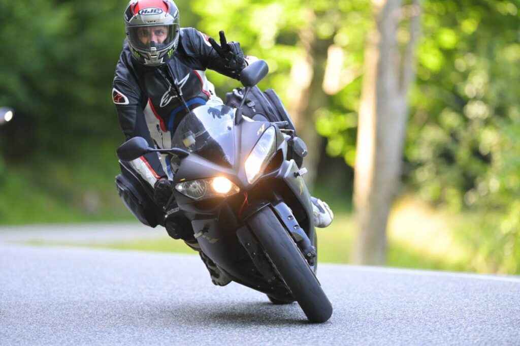 Les Équipements Incontournables pour les Motards BMW